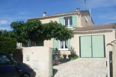 Image de Villa familiale avec piscine et jardin