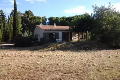 Image de villa de plein pied proche mer au calme