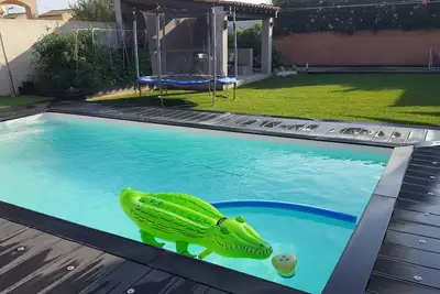 Image de Belle villa moderne tout confort avec piscine, plage et rivière à proximité