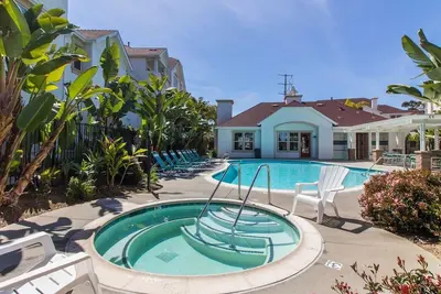 Image de Paradis à Oceanside, à pied de la plage, de la jetée et du port