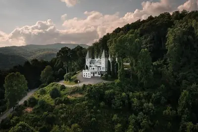 Image de +++ Real Life Castle dans le ciel avec les meilleures vues sur la cĂ´te est! +++