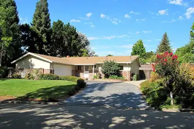 Image de Pleasant Hill: Cabane Peach Tree, 3 chambres 2 salles de bain