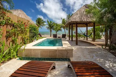 Image de Villa Tortue | Escapade romantique sur la plage | Récemment rénové | Piscine privée