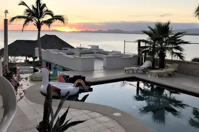Image de Belles Casitas en bord de mer dans un complexe privé avec piscine et plage