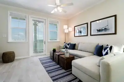 Image de 2 chambres à coucher 2. 5 Bath Townhome de luxe dans les clés