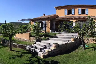 Image de Maison de campagne avec piscine en limite du Haut Var avec vue sur la Ste Baume