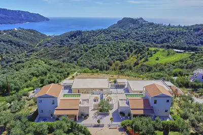 Image de Lefkimmiatis Villa Elaia de construction récente