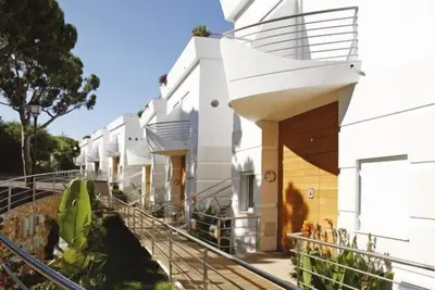 Image de Modern three bedroom apartment. Walk to the beach. T125 - Almancil, Algarve