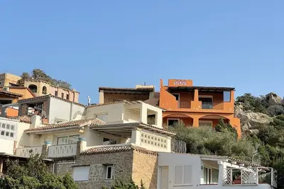 Image de Bel appartement de trois pièces idéal pour les familles et les groupes sur la Costa Smeralda