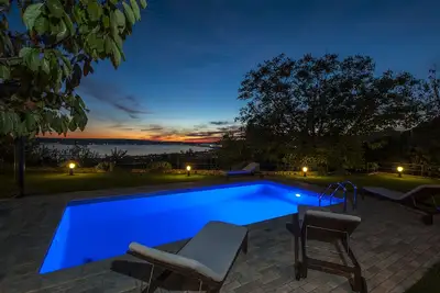 Image de Villa Vrh Knježaka Villa joliment décorée