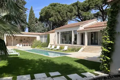 Image de St-Tropez☀️(à pieds, plage 3min\/port 15min)🏖Villa 5rooms, piscine chauffée.