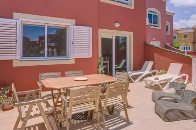 Image de Jucca, maison 3 chambres, 2 terrasses, piscine, barbecue