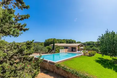 Image de Maison de rêve au meilleur emplacement. Piscine de 100m2. Village et proche de la plage. climatisation
