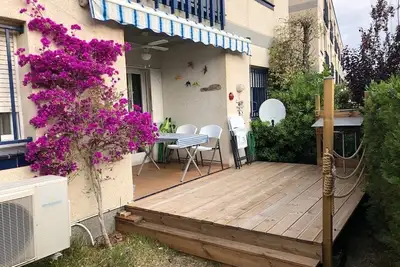 Appartement 150 m plage avec jardinet et garage