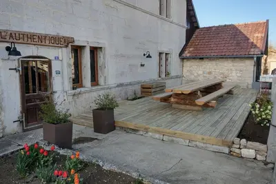 Image de Gîte l'Authentique, 3 étoiles, parc extérieur, piscine container