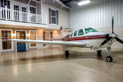 Image de Hangar Lodge-Unique Aircraft Hangar B & B