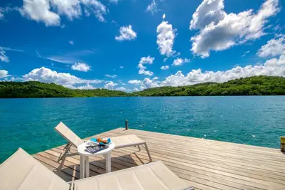Image de Villa d'exception les pieds dans l'eau (Mqro07)