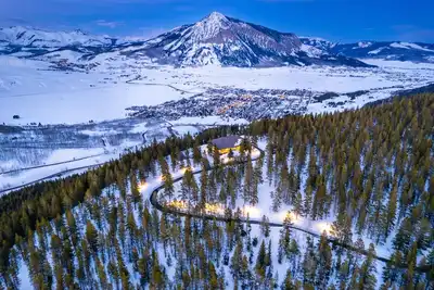 Image de Retraite de plus de 36 acres avec montagne à crête et montagnes avec une vue à couper le souffle
