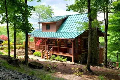 Image de Une cabane en bois de rêve personnalisée unique sur Sugar Mountain