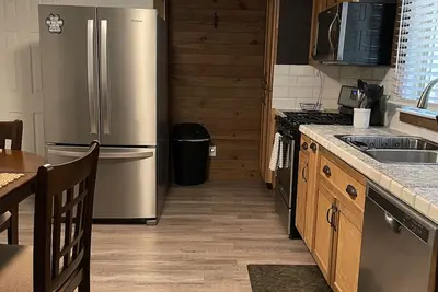 Image de 2 chambres 1 appartement de bain dans un quartier très agréable et calme