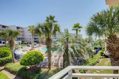 Image de Waterscape B320 ~ 1br plus des couchettes donnant sur la piscine chauffée!