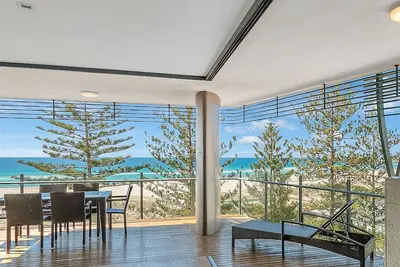 Image de Kirra Wave 702 - Front de mer de luxe