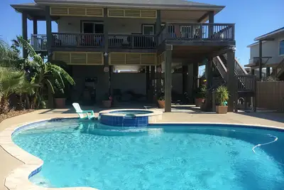 Image de Belle nouvelle maison Ă Galveston Tx avec piscine, bain Ă remous, coucher de soleil et plus encore. .