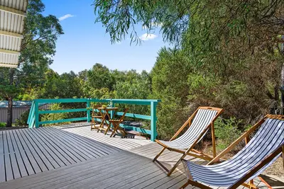Image de Kaseys HideAway - 4 Guests | 2 Adults and 2 Children | 2 Bedrooms | 3 Beds | 1 Bathroom | Bedroom 1: Queen bed, Bedroom 2: Trundle Bed - 2x Singles