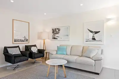 Image de 1br à Cotton Tree - Juste une promenade aux magasins, cafés, plage, rivière et clubs