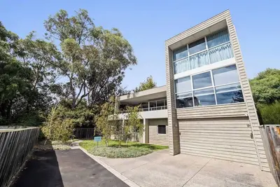 Image de Bayscape Modern Beachside Retreat with Ocean View