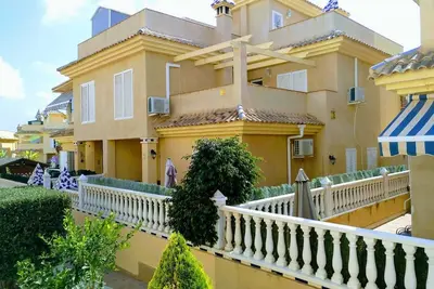 Image de Bungalow pour 6 personnes Ă Santa Pola, Wifi, A / C