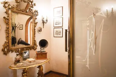 Image de \"Il Marchese di Napoli\": Incroyable Maison de Luxe