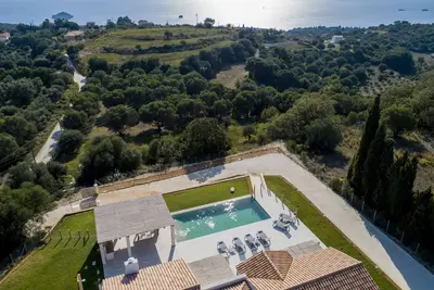 Image de Villa De Luxe Exclusive Avec Vue Mer En Spartie (Villa Madelaine)