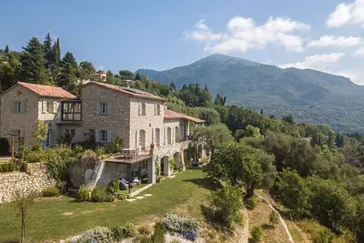 Charme, luxe, vue imprenable, villa avec piscine chauffée, climatisation 12/14p