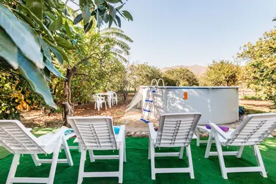 Image de \"Le Grand Jardin\" avec piscine privée &