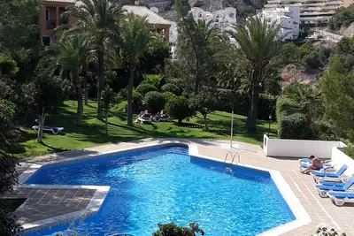 Image de Soleil sur les balcons et à 120 m de la plage!