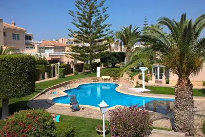 Image de Appartement de luxe avec vue sur la piscine