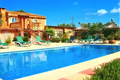 Can Bril 409 finca rustique avec piscine privée, terrasse, jardin et WiFi
