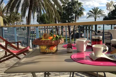 Image de Très bel appart 2 pièces - Terrasse sur la mer - Parking - Wifi - Hippodrome