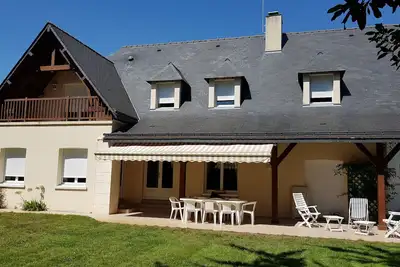 Image de Belle maison familiale à 100m de la plage avec grand jardin arboré