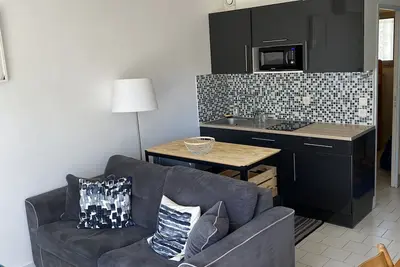 Image de Appartement climatisé proche port et plage de hyeres dans résidence privée
