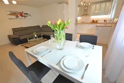 Image de Appartement confortable et moderne de 2 pièces dans l'espace spa