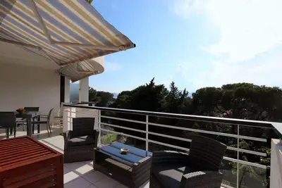 Image de Spacieux logement pour 6 avec bel aperçu mer classé 3*, Clim, Wifi, Park, Piscine