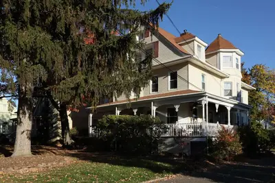 Image de 2 Br spacieux appartement dans le quartier historique de Montclair Nj à proximité des transports de New York