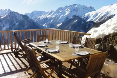Image de Chalet La Bulette Grand Chalet de Charme - Domaine Alpe d'Huez - 14 personnes