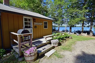 Image de Cottage privé avec quai, kayaks, balançoires, près du Pn Acadia sur l'étang Georges