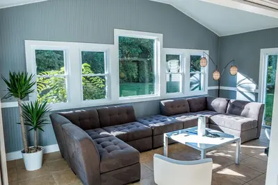 Image de Maison de luxe toute neuve et entièrement rénovée à Westerville avec grande cour clôturée