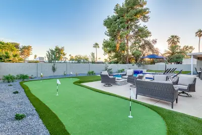 Image de Maison de luxe Scottsdale avec piscine chauff��e, spa, green, foyer, et plus encore!