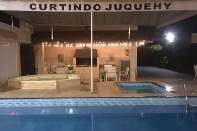 Image de Sobradinho dans \"Curtindo JuqĂĽehy\" avec jacuzzi, piscines et grillades