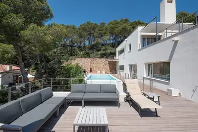 Image de Grande villa à Begur pour 14 personnes, avec 3 cuisines, 7 chambres, piscine + vue mer